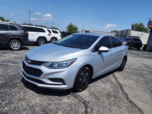 Used 2017 Chevrolet Cruze LS image 9
