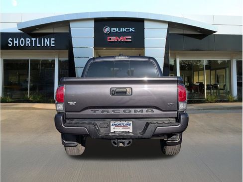 Used 2023 Toyota Tacoma TRD Off-Road w/ Technology Package AWD/4WD image 4