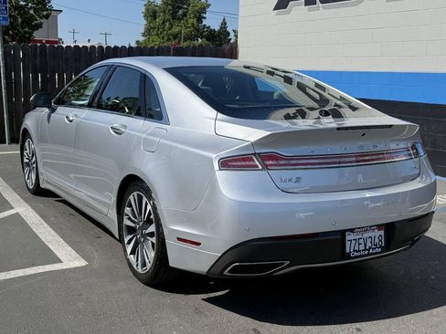Used 2017 Lincoln MKZ Reserve FWD image 3