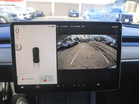 Used 2022 Tesla Model Y Long Range image 23