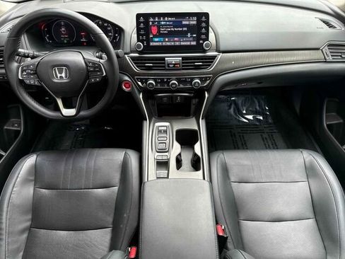 Used 2018 Honda Accord Touring image 17