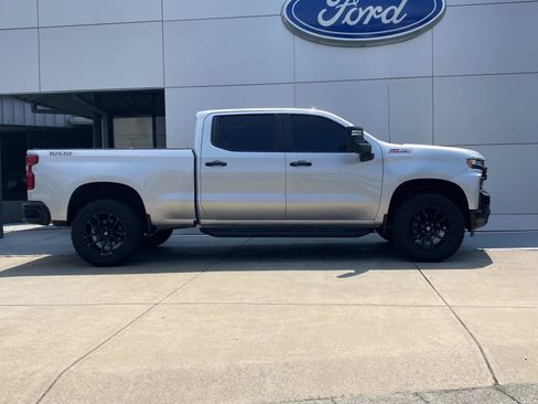 Used 2020 Chevrolet Silverado 1500 LT Trail Boss w/ Bed Protection Package AWD/4WD image 3