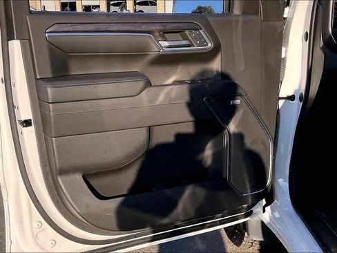 Used 2022 Chevrolet Silverado 1500 LTZ w/ LTZ Premium Package image 25