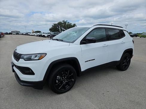 New 2026 Jeep Compass Latitude AWD/4WD image 32