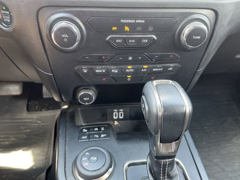 Used 2021 Ford Ranger Lariat w/ Tremor Off-Road Package AWD/4WD image 28