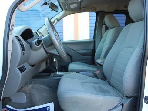 Used 2017 Nissan Frontier S image 15