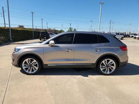 Used 2018 Lincoln MKX Reserve w/ Driver Assistance Package image 8