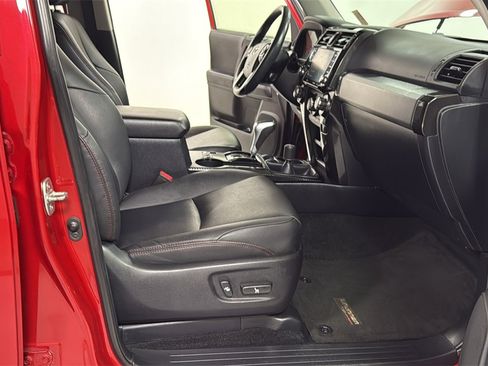 Used 2022 Toyota 4Runner TRD Off-Road Premium image 18