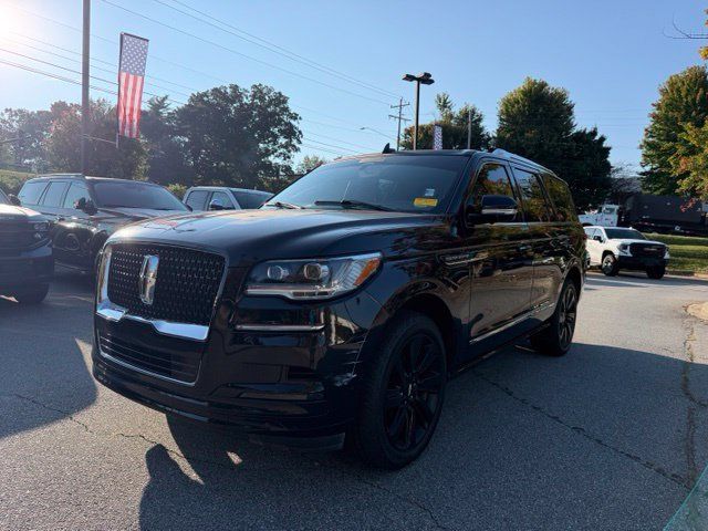 Used 2023 Lincoln Navigator Reserve AWD/4WD image 1