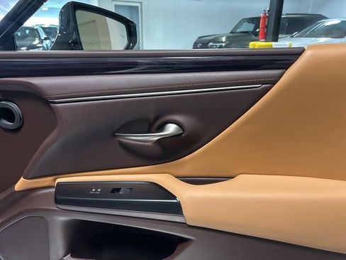 Used 2020 Lexus ES 350 w/ Premium Package image 27