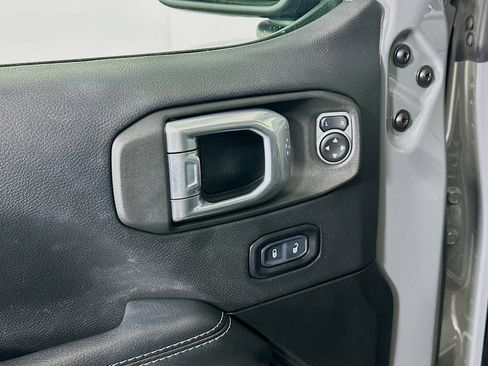 Used 2022 Jeep Wrangler Sahara w/ Cold Weather Group image 15