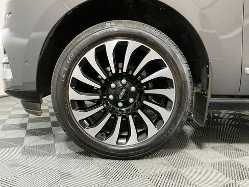 Used 2024 Lincoln Navigator L Black Label AWD/4WD image 32