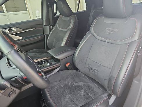 Certified 2025 Ford Explorer ST AWD/4WD image 15