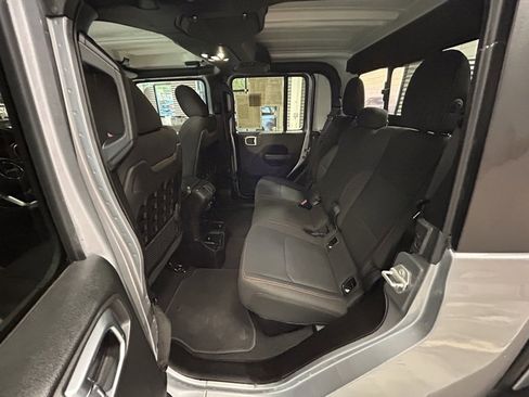 Used 2020 Jeep Gladiator Rubicon w/ Dual Top Group image 50