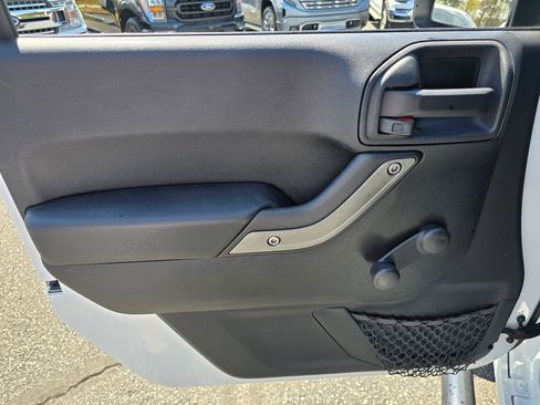 Used 2015 Jeep Wrangler Sport image 7