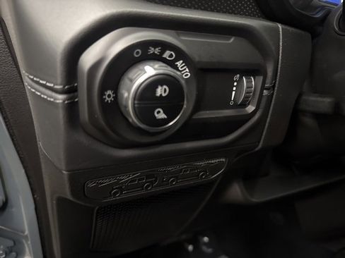 New 2025 Jeep Gladiator Rubicon w/ Convenience Group image 15