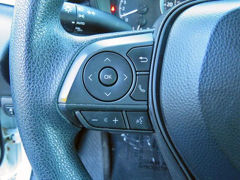 Used 2020 Toyota Corolla LE image 21