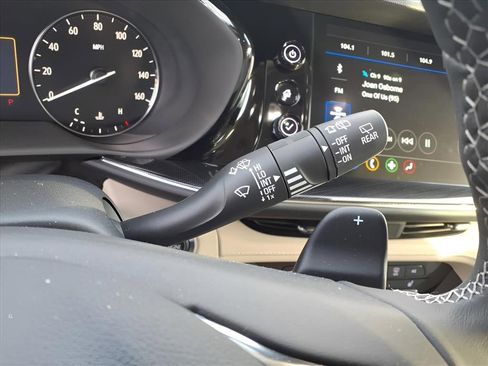 Used 2023 Buick Envision Preferred image 21