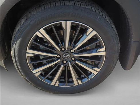 New 2026 Nissan Pathfinder Platinum FWD image 22