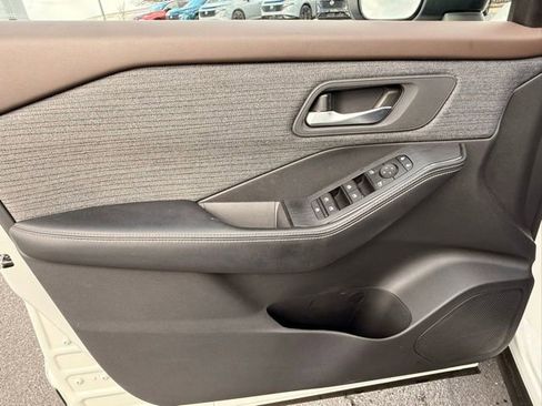 Certified 2023 Nissan Rogue SV image 12