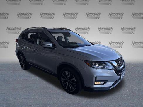 Used 2018 Nissan Rogue SL w/ Premium Package AWD/4WD image 2