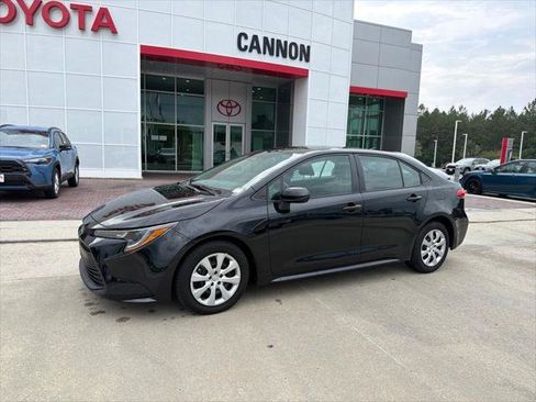 Certified 2025 Toyota Corolla LE FWD image 1