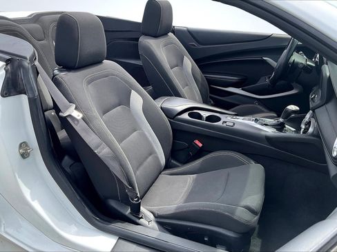 Used 2018 Chevrolet Camaro LT image 6