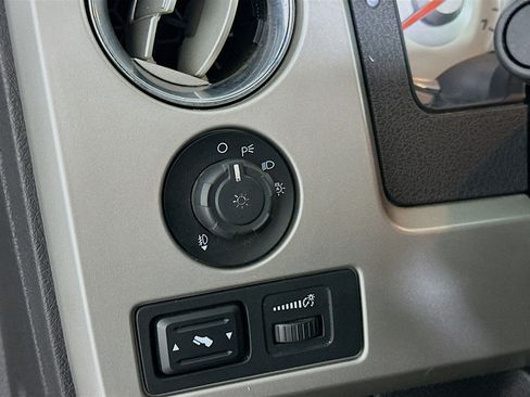 Used 2010 Ford F150 Lariat image 17