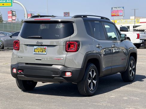 Used 2020 Jeep Renegade Trailhawk w/ LED Lighting Group AWD/4WD image 3