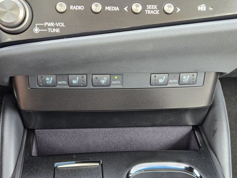 Used 2025 Lexus ES 300h w/ Premium Package image 25