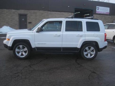 Used 2016 Jeep Patriot Latitude AWD/4WD image 8