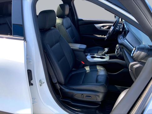 Used 2022 Chevrolet Blazer LT w/ LPO, Black Accent Package FWD image 9