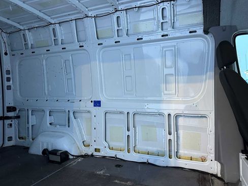 Used 2015 Freightliner Sprinter 2500 image 13