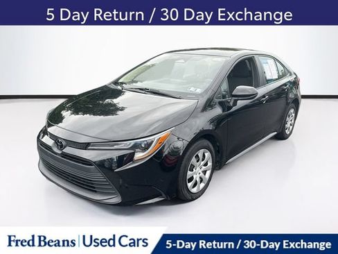 Used 2024 Toyota Corolla LE FWD image 3