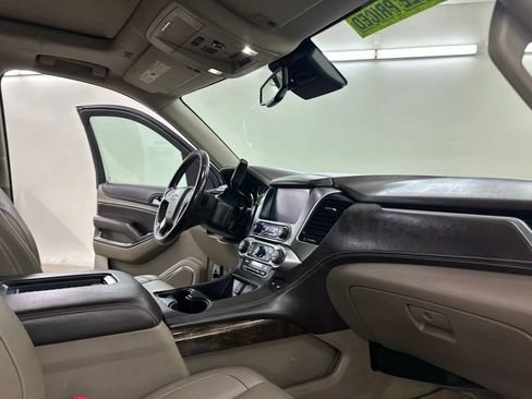 Used 2017 Chevrolet Suburban LT w/ Luxury Package AWD/4WD image 19
