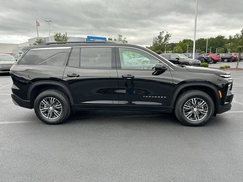 Used 2026 Chevrolet Traverse LT AWD/4WD image 8
