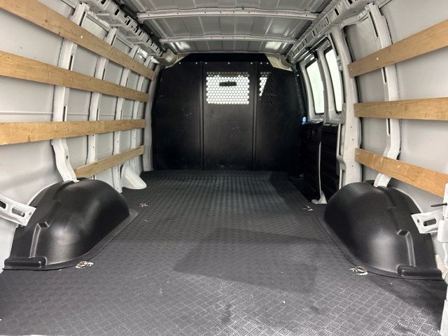 Used 2025 Chevrolet Express 2500 w/ Driver Convenience Package RWD image 16