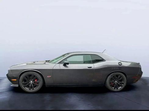 Used 2014 Dodge Challenger SRT8 RWD image 2