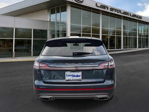 Used 2023 Lincoln Nautilus Reserve AWD/4WD image 4