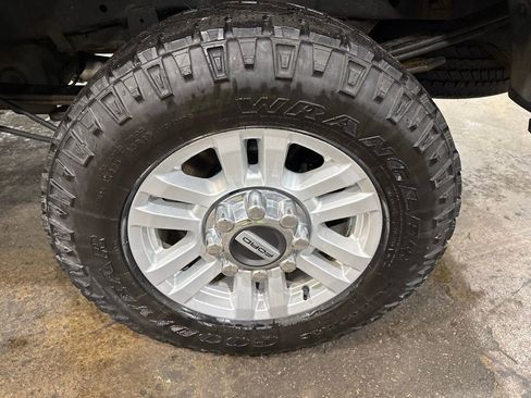 Used 2018 Ford F250 XLT w/ Snow Plow Prep Package image 28