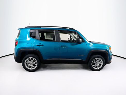 Used 2022 Jeep Renegade Latitude w/ Convenience Group AWD/4WD image 4