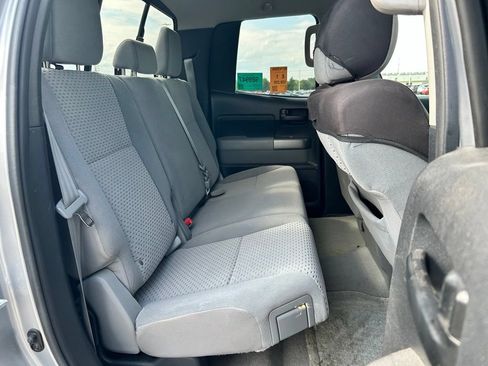 Used 2011 Toyota Tundra 4x4 Double Cab w/ Tow Pkg image 6