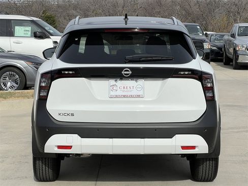 New 2026 Nissan Kicks SV image 5