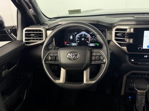 Used 2025 Toyota Sequoia SR5 AWD/4WD image 11