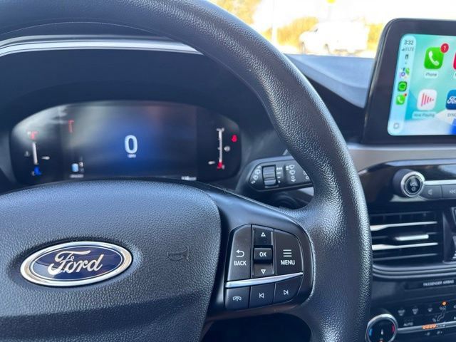 Used 2025 Ford Escape Active AWD/4WD image 11