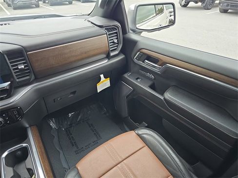 Certified 2023 Chevrolet Silverado 1500 High Country w/ Z71 Off-Road Package image 15