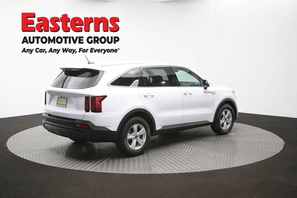 Used 2023 Kia Sorento LX FWD image 39