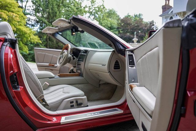 Used 2004 Cadillac XLR RWD image 43