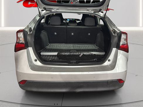 Used 2019 Toyota Prius LE w/ Preferred Accessory Package FWD image 22