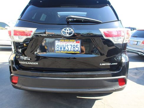 Used 2015 Toyota Highlander Limited Platinum AWD/4WD image 15